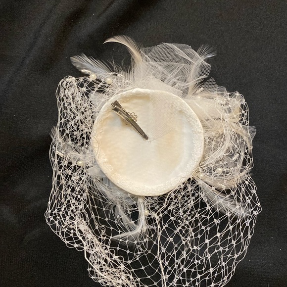 Fascinator hat - Picture 3 of 3